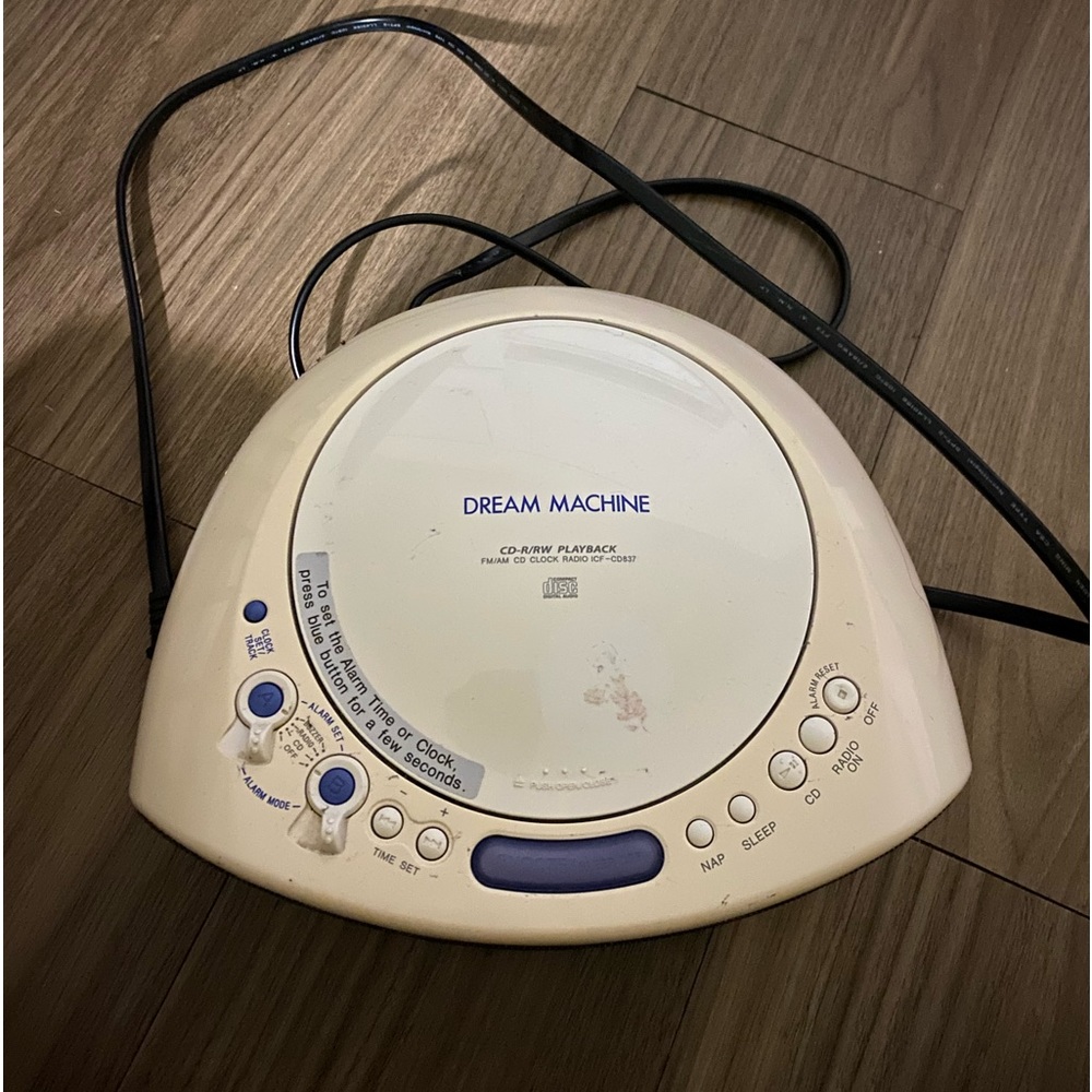 Vintage Dream Machine CD Playback